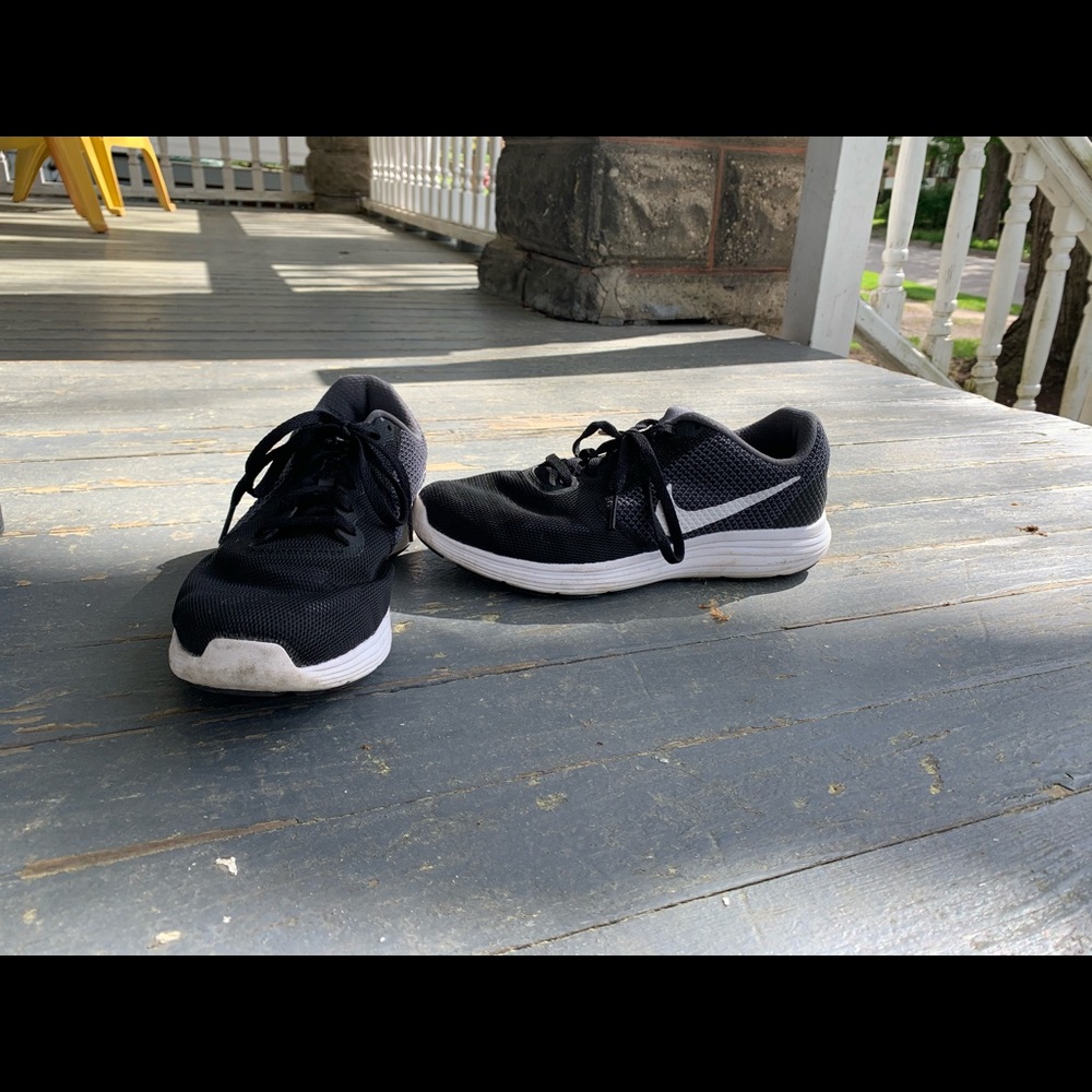 Women’s Nike running sneakers size 8.5